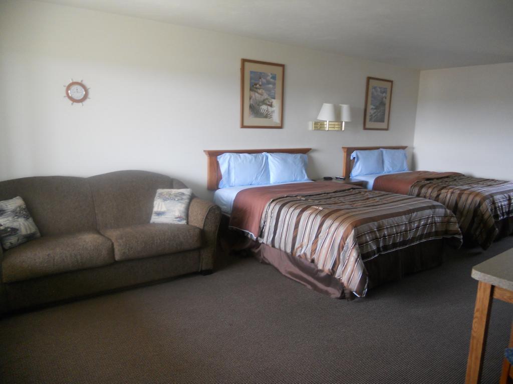 Coho Motel Kewaunee Room photo