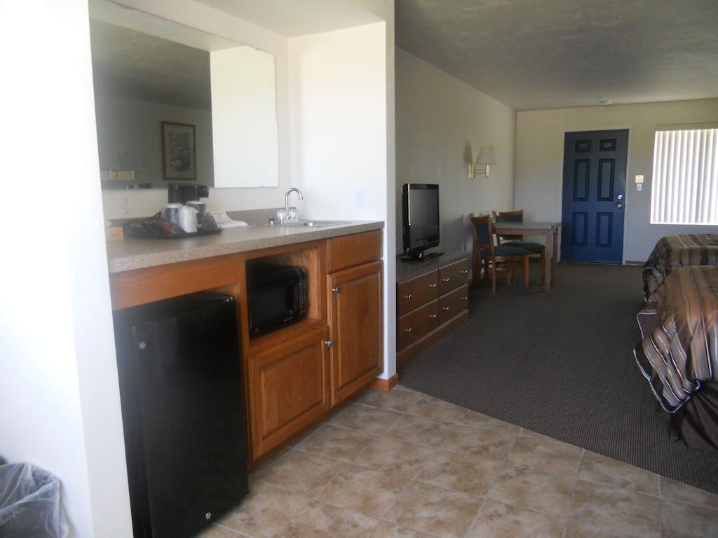 Coho Motel Kewaunee Room photo